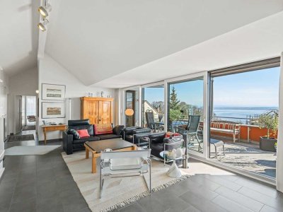 Exklusive 4 Zimmer Dachgeschosswohnung 
mit Seesicht - Fahrstuhl - 2 Carports