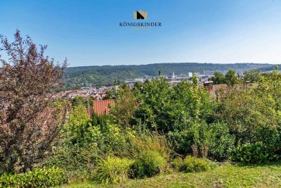 Zweifamilienhaus mit großem alteingewachsenen Garten, Panoramablick, Stellplatz & Garage