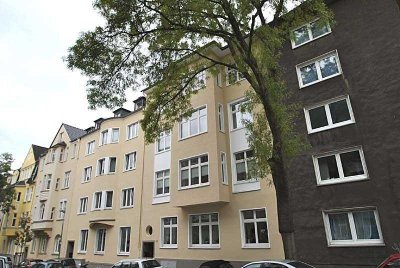 Modern sanierte DG Wohnung mit traumhaftem Blick ins Grüne zentrumsnah am Kortumpark