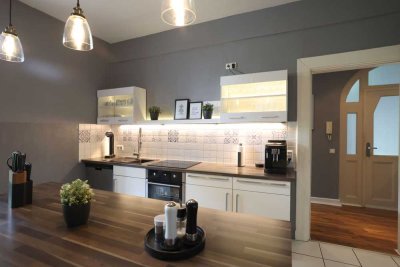 wunderschöne Altbauwohnung zu vermieten: 3-Zimmer und Balkon in der Südstadt