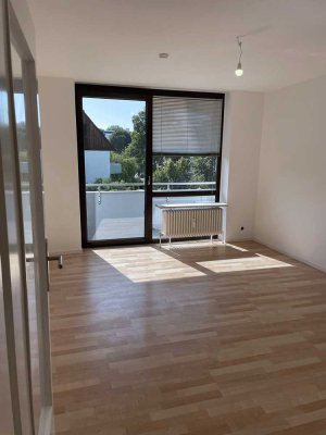 Helle 2 Zimmer Wohnung mit Balkon in Puchheim