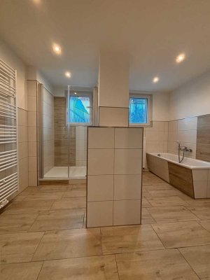 Erstbezug nach Sanierung! Traumhafte 3-Raumwohnung mit großem Balkon.
