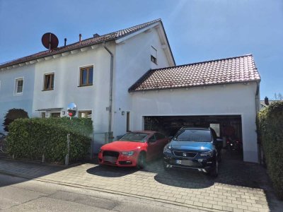 Familienfreundliche DHH mit ausgebauter Doppelgarage "Provisionsfrei"