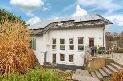 Energieeffizientes Zweifamilienhaus in Dormagen-Hackenbroich: Nachhaltig und Zukunftssicher wohnen!