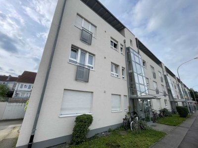 Helle 3-Zimmer-Wohnung mit Balkon und Tiefgarage in Freiburg-St. Georgen