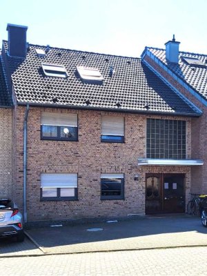 Top gepflegtes & vollvermietetes 4-Familienhaus – Attraktive Kapitalanlage mit hoher Rendite!