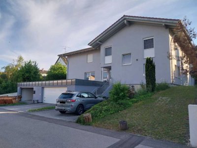 Modernisierte EG-Wohnung mit großem Gemeinschaftsgarten in Wolnzach