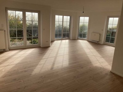 Wunderschöne 4-Zimmer Erdgeschosswohnung mit Garten und fantastischem Fernblick in Wülfrath