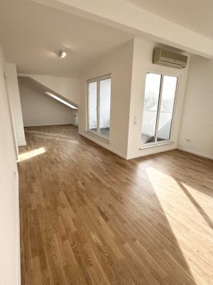 Erstbezug nach Sanierung: exklusive 4 Zimmer-Wohnung mit großen Balkon