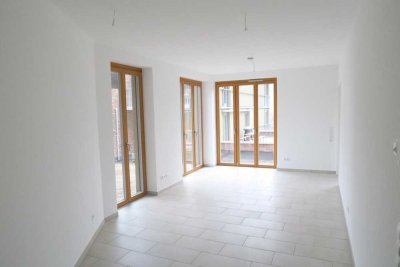 Erstbezug: Stilvolle 2-Zimmer-Wohnung mit großer Terrasse und tollem Blick in gehobener Hanglage