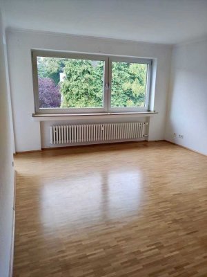 Charmante 3 Zimmerwohnung mit gemütlicher Loggia