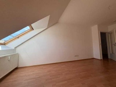 * sonnige DG-Wohnung * Gohlis-Mitte * 2 Zimmer * sehr gepflegt *