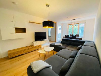 Möblierte, stilvolle 2-Zimmer-Wohnung mit gehobener Innenausstattung mit Balkon und Einbauküche