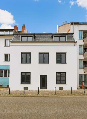 Exklusive Dachgeschosswohnung mit großem Balkon – stilvolles Wohnen über den Dächern von Köln!