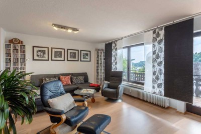 Großzügige Eigentumswohnung in Top Lage mit Panoramablick und Balkon - sofort bezugsbereit