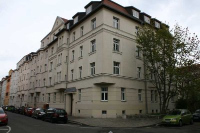 Gemütliche 4-Raum-Wohnung mit Balkon in Schöndefeld