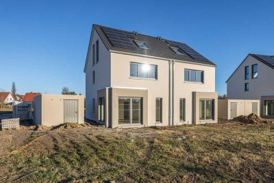 Gartenstadt Taucha - höchster Komfort, minimaler Verbrauch - KfW40-DHH mit 5 Zimmern, PV-Anlage