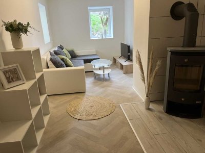 6 Wochen mietfrei !! Voll möbilierte hübsche 3 Zimmer Wohnung in ruhiger Lage