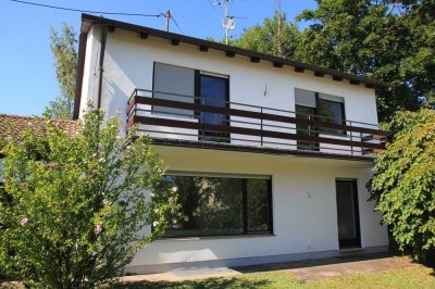 Ruhiges Einfamilienhaus mit Garten und Garage in Obermenzing-Nord