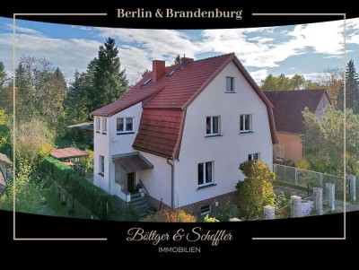 Großzügige Altbauvilla mit Einliegerwohnung / Gewerberemise auf weitläufigem Grundstück