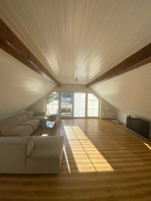 Freundliche 4-Zimmer-Wohnung mit Balkon in Bad
