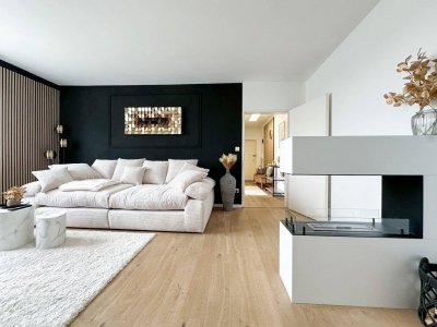 Ruhige Lage mit Blick ins Grüne - Stilvoll möblierte 2,5-Zimmer-Wohnung mit Balkon