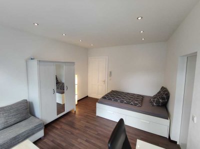 Kessenich * Möbliert * Balkon * 1-Zimmer-Wohnung 30m² mit EBK * in Bonn