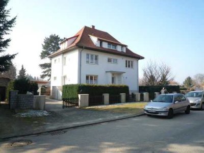 günstige Wohnung in Stadt-Villa, grüne Umgebung, ruhig wohnen