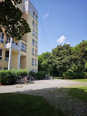 Bezugsfrei von privat: Familienfreundliche 4-Zimmer-Wohnung in ruhiger Lage mit 2 Terrassen