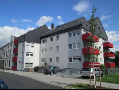 Helle Wohnung mit Balkon im 1.OG eines Mehrfamilienhauses in Mönchengladbach
