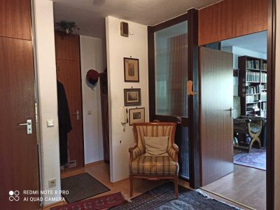 Interessante 3-Zimmer-Wohnung mit großem Balkon und Blick ins Grüne in München Harlaching