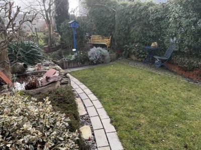 Sonnige, renovierte 4-Zimmer Wohnung mit Garten