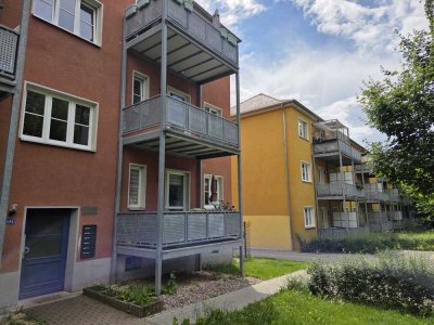 FRISCH RENOVIERT I 3 Zimmer mit Balkon und Tageslichtbad in Weimar