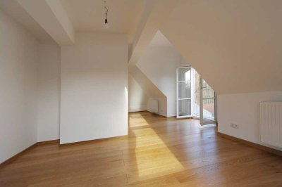 Sonnige 2 Raum DG Wohnung mit offener Küche und toller  Atmosphäre!