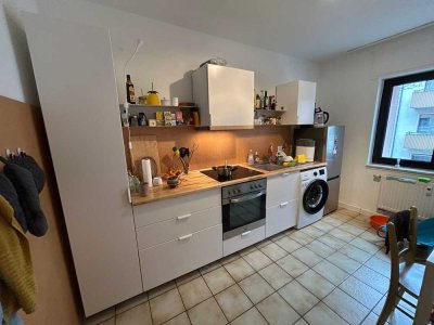 Gut geschnittene helle 2-Zimmer-Wohnung mit Süd- Balkon