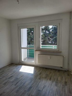 // 2 Monate Kaltmietfrei //Charmante 2 Zimmer Wohnung mit Balkon im 1. OG //