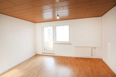 Vermietete und top renovierte 3-Zimmer-Wohnung mit EBK, Balkon, Keller, Stellplatz, Garten