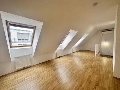 Dachgeschoss-Maisonette mit Terrasse: 2 Zimmer, 80m² mit Lift für 519.000 €