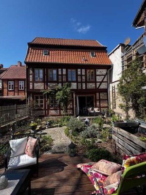 Rarität im Herzen der Quedlinburger Altstadt- 2 liebevoll sanierte Fachwerkhäuser mit Gartenidylle!