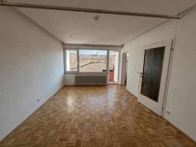Helle Garconniere mit Loggia in Toplage Josefiau