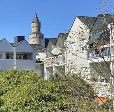 Sonnige, modernisierte 3‑Zimmer Altstadtwohnung mit Süd- Balkon in Idstein