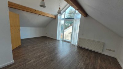Helle 4-Zimmer Maisonette-Wohnung mit Balkon in Beimerstetten