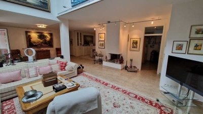 Geräumige, neuwertige 6-Raum-Maisonette-Wohnung mit luxuriöser Innenausstattung mit EBK in Gladbeck