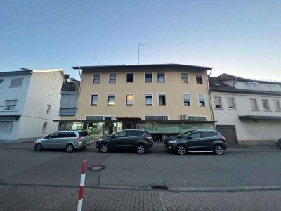 1 Familienhaus + 2 Gewerbeeinheiten in Sinsheim-Steinsfurt