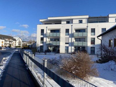 Neuwertige 3-Zimmer-Wohnung mit Balkon und Einbauküche in Steinheim