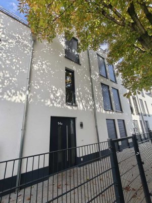 Neuwertiges 4-Zimmer Haus in Düsseldorf-Friedrichstadt