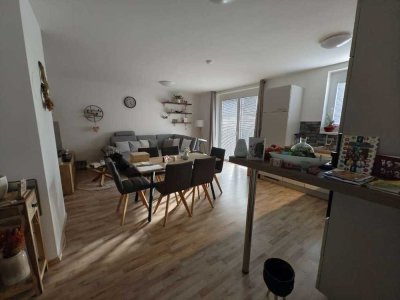 Stilvolle, gepflegte 2,5-Zimmer-Erdgeschosswohnung mit Balkon und EBK in Endingen am Kaiserstuhl