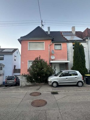 Sanierungsbedürftiges Einfamilienreiheneckhaus in Benningen am Neckar