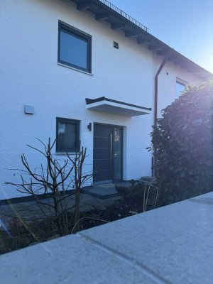 Doppelhaushälfte in München-Lerchenau mit 5 Zimmern