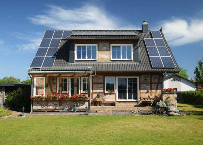 Topmodernes, energieeffizientes Fachwerkhaus direkt am Wasser - provisionsfrei
